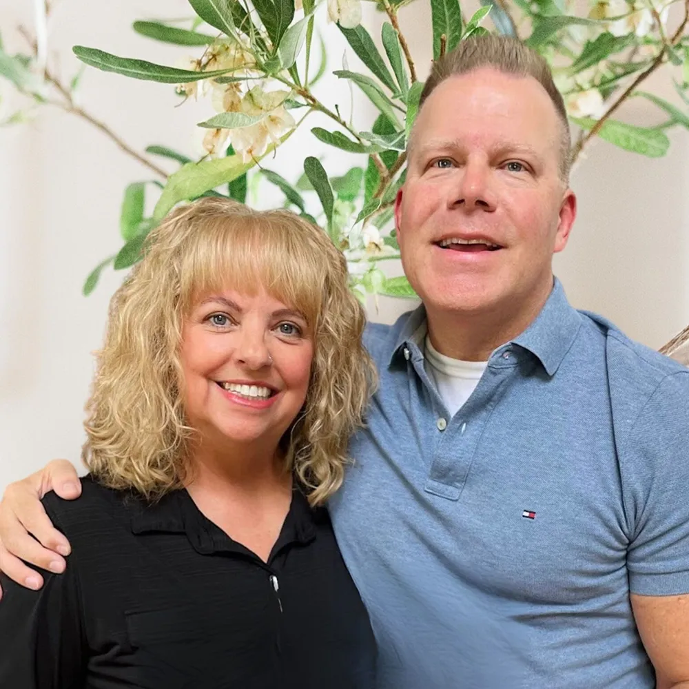 etouch-marketing-real-estate-marketing-testimonial-jeff-trenna-gordon-1000x1000-1.webp eTouch Marketing Real Estate Marketing Clients Jeff and Trenna Gordon